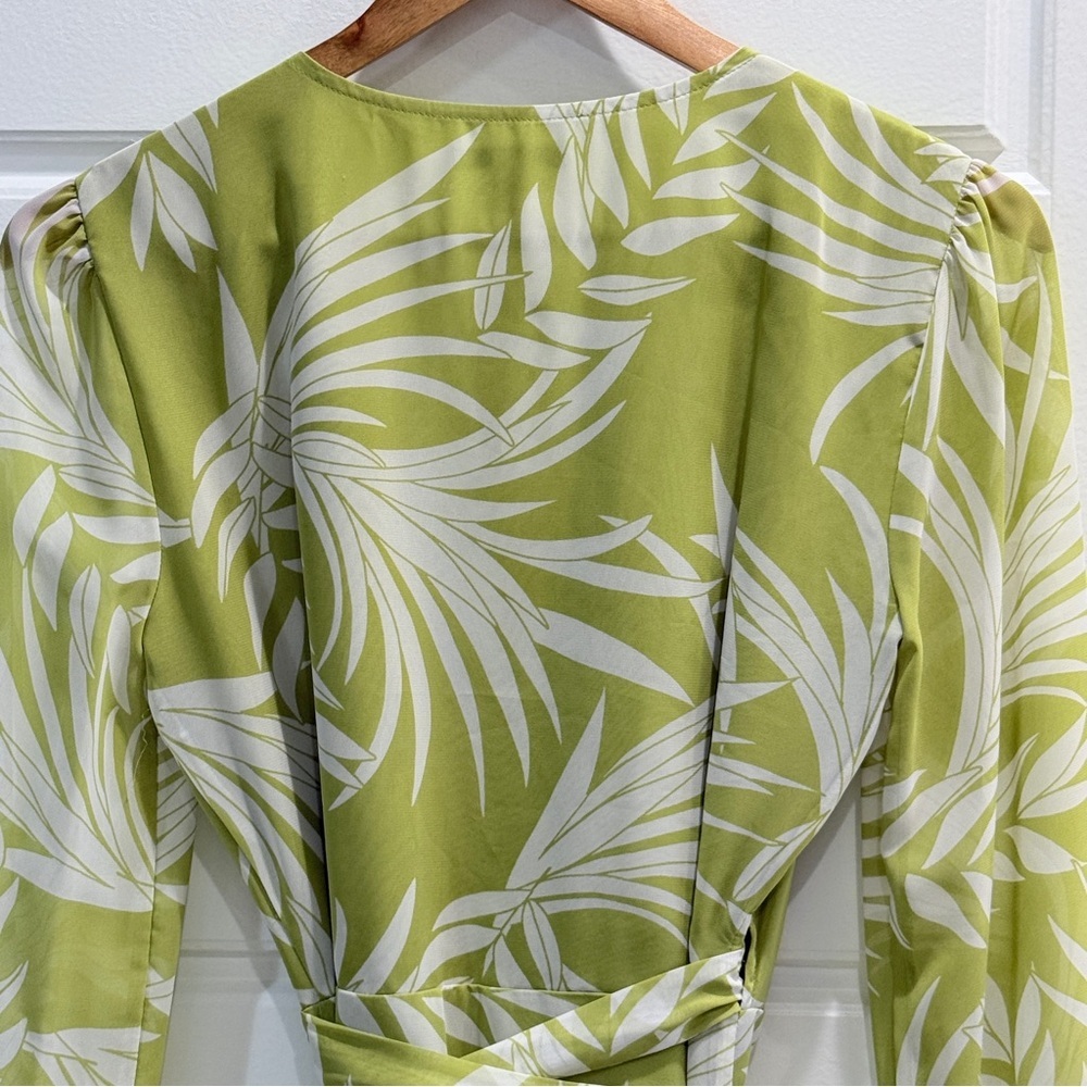 Bar III Tropical Palm Wrap Dress Small - Picture 9 of 9